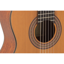 GUITARRA CLÁSICA ADMIRA A40 SATINADA SERIE ARTESANÍA