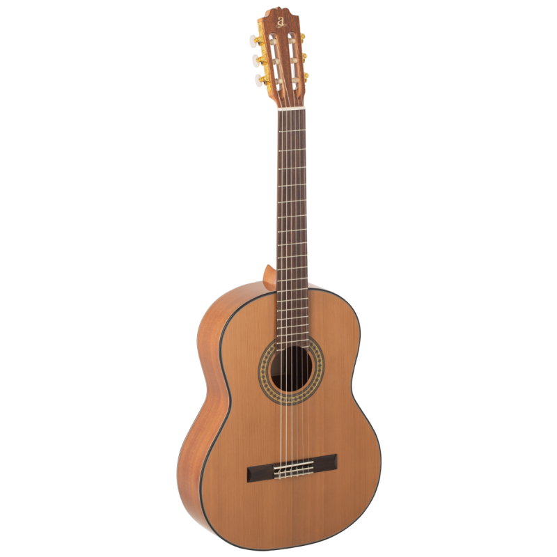 GUITARRA CLÁSICA ADMIRA A2 ELECTRIFICADA CON FISHMAN SERIE ARTESANÍA