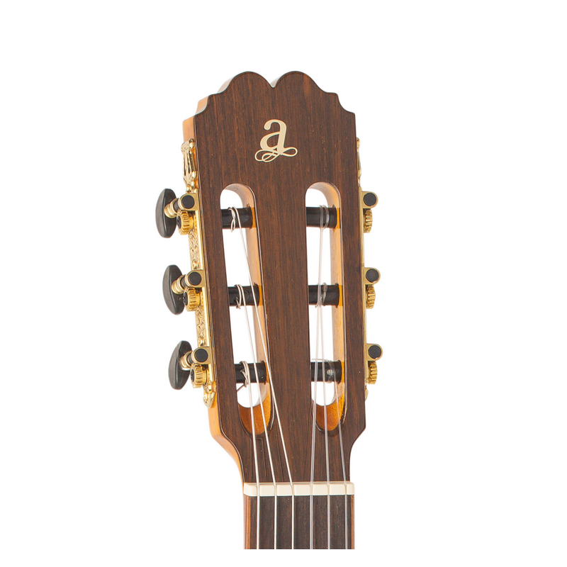 GUITARRA CLÁSICA ADMIRA JUANITA ELECTRIFICADA EQ6 CON CUTAWAY SERIE ESTUDIO